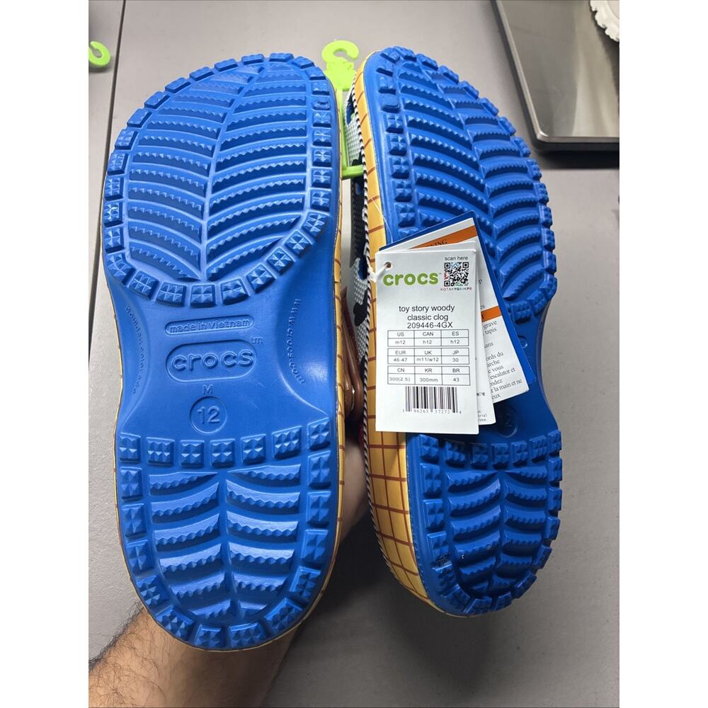 Size 12 Men’s - Crocs Classic Clog Toy Story Woody 209446-4GX New With Tags - Picture 3 of 5